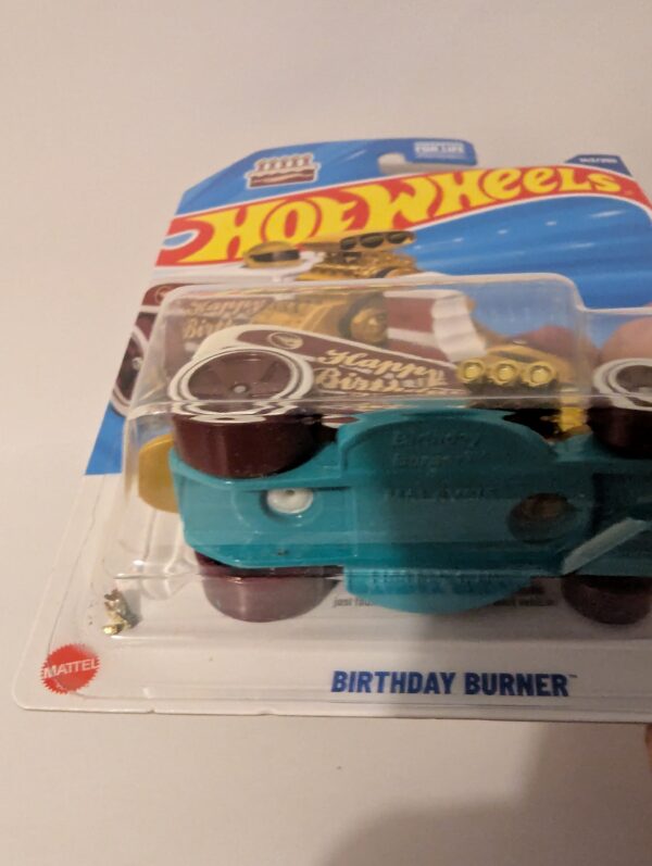 Hot Wheels Birthday Burner Treasure Hunt (Red) - Image 2
