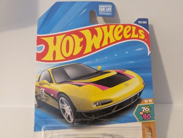Hot Wheels ‘95 Mazda RX-7 Drift  (Yellow) - Image 3